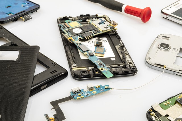 smart phone parts disassembled